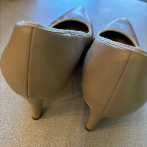 Naturalizer Comfort ODEN Nude Leather Ballet Style Pump - Picture 7 of 9